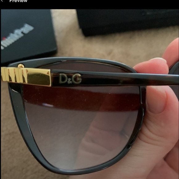 D&G Tortoise Sunglasses...bought at Sunglass Hut - Picture 3 of 3
